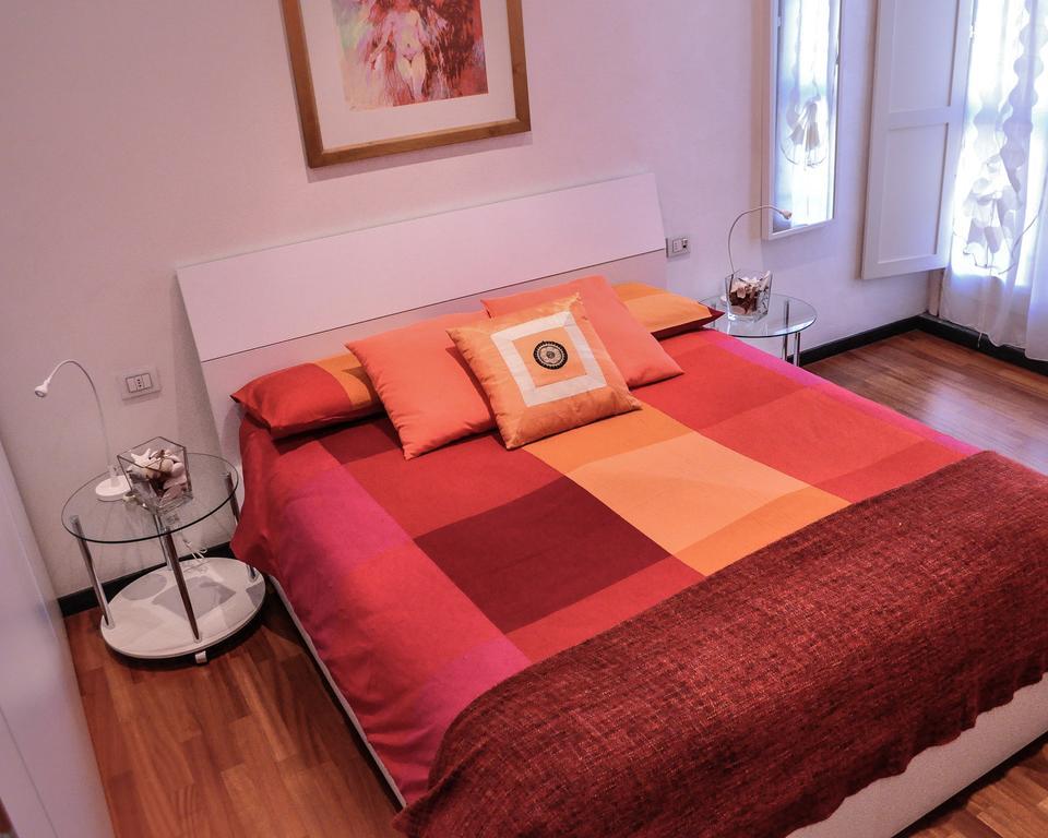 Blu Magenta - A Due Passi Da Porta Nuova Apartamento Turín Exterior foto